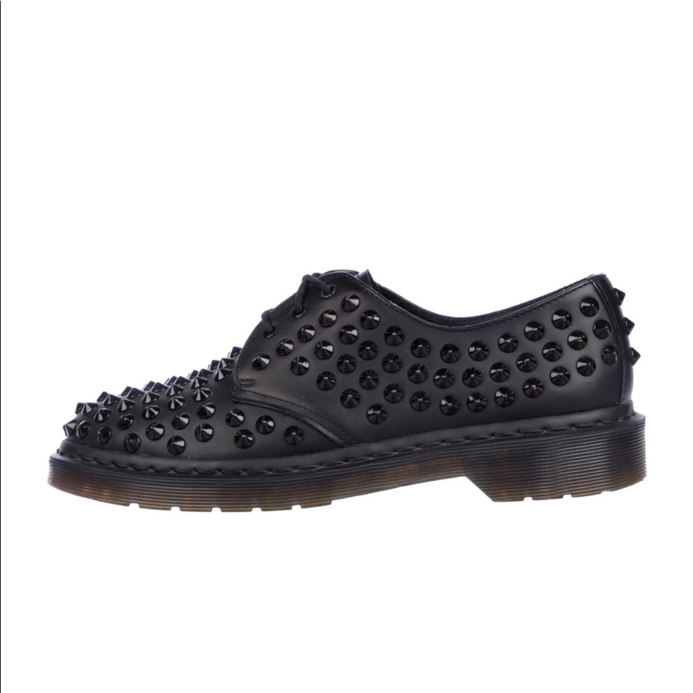 STUDDED DR MARTENS